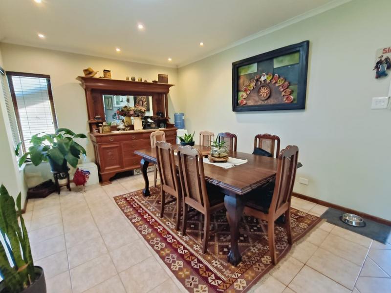 4 Bedroom Property for Sale in Hoogstede Western Cape